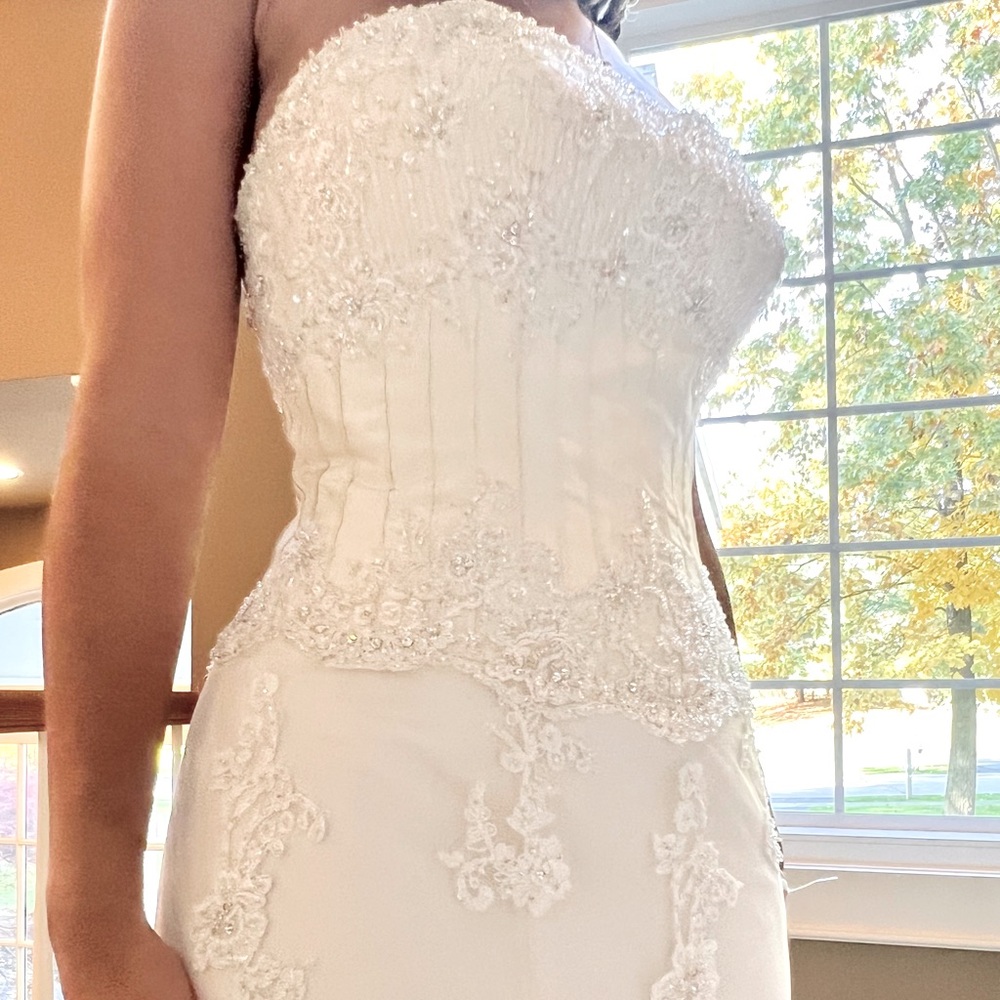 More Lee | New Elegant Corset Beaded Wedding Dress